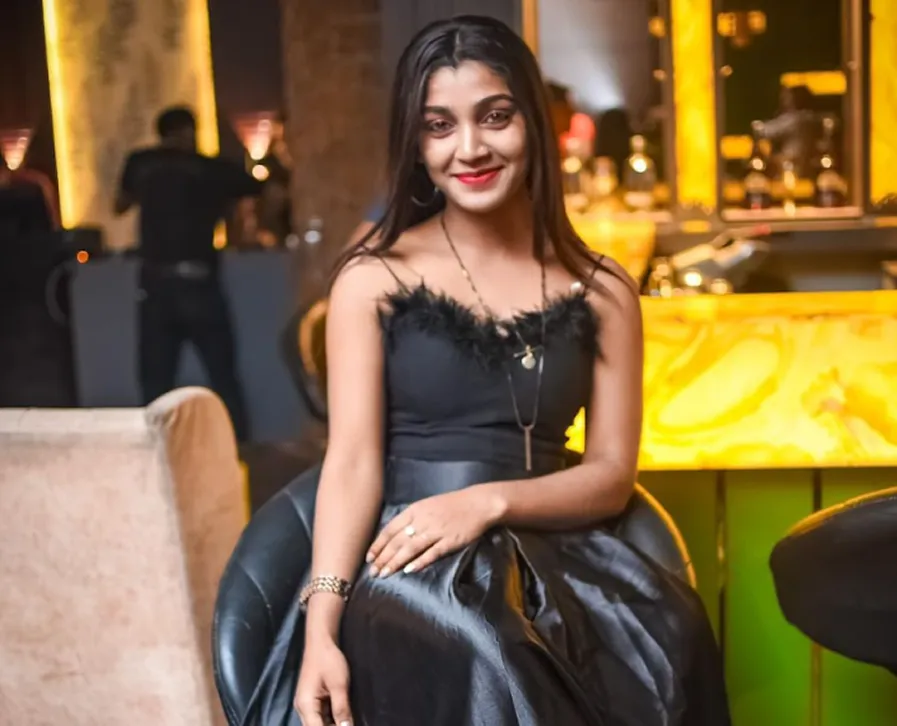 Luxury call girl in Chennai with premium service