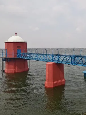 Puzhal Lake or Red Hills Lake